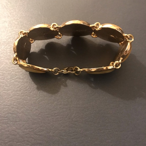 Ann Taylor - Picture 4 of 5